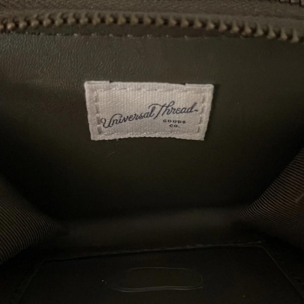Universal Thread Double Zipper Wallet - Picture 6 of 6